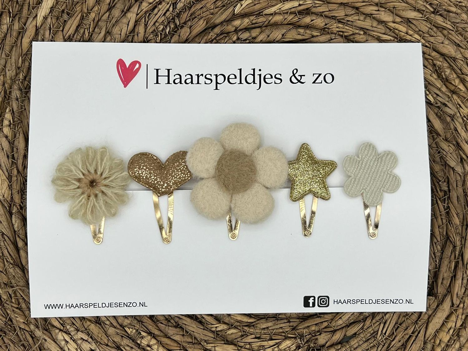 Try-out mix 50 - mix van verschillende speldjes -beige/goud - glitters - kerst - feestdagen - 4 cm speldjes