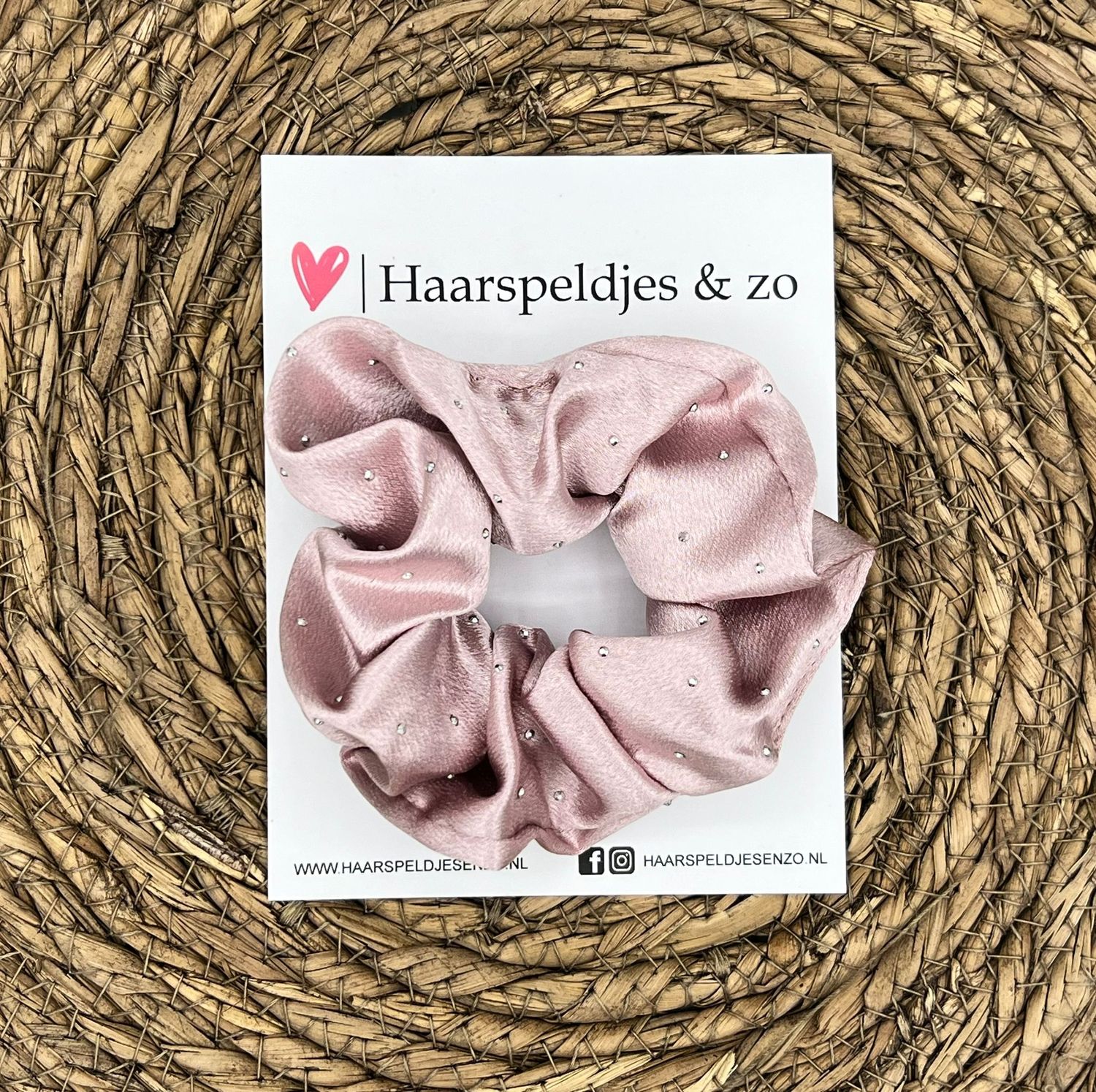Scrunchie - elastiek - gladde stof - met strass - glimmers - steentjes - kerst - roze