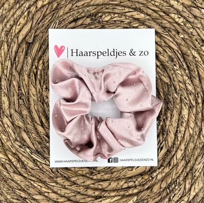 Scrunchie - elastiek - gladde stof - met strass - glimmers - steentjes - kerst - roze