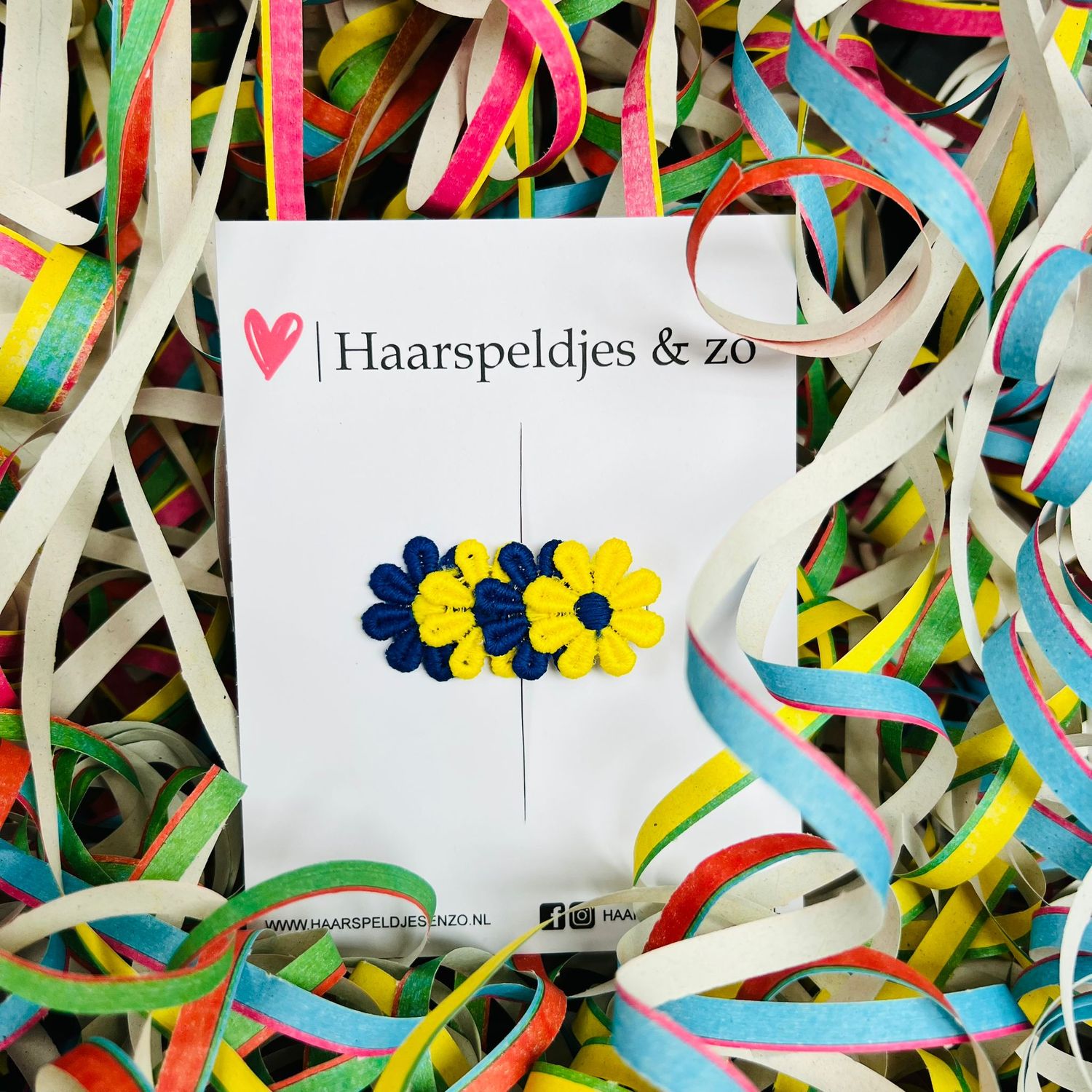 Blauw/geel (gele) madeliefjes op alligatorclip (klein) - carnaval - haaraccessoires