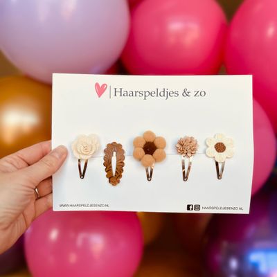 Try-out mix - mix van verschillende speldjes - bloemetjes - 4 cm speldjes - beige/bruin