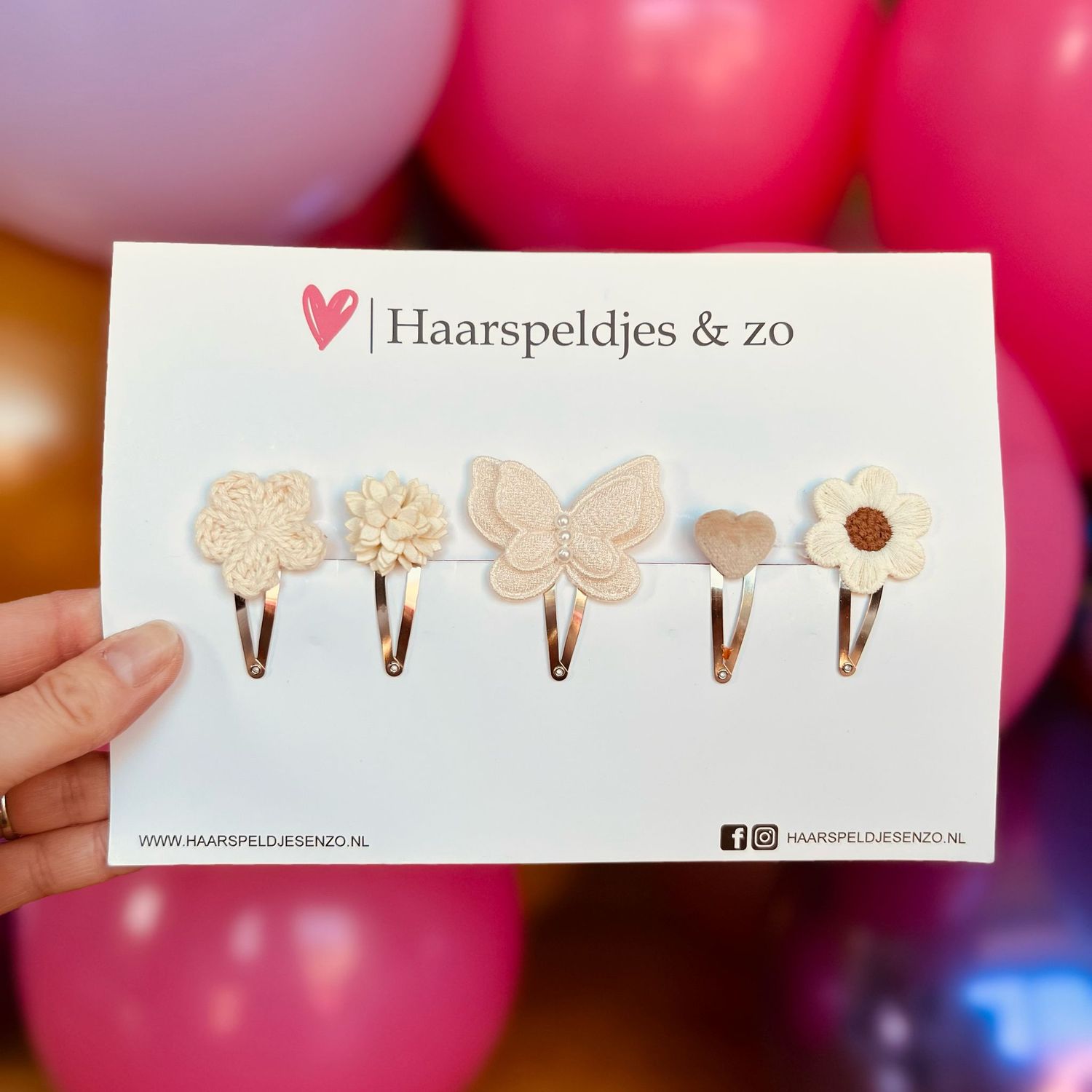 Try-out mix - mix van verschillende speldjes - bloemetjes - 4 cm speldjes - beige