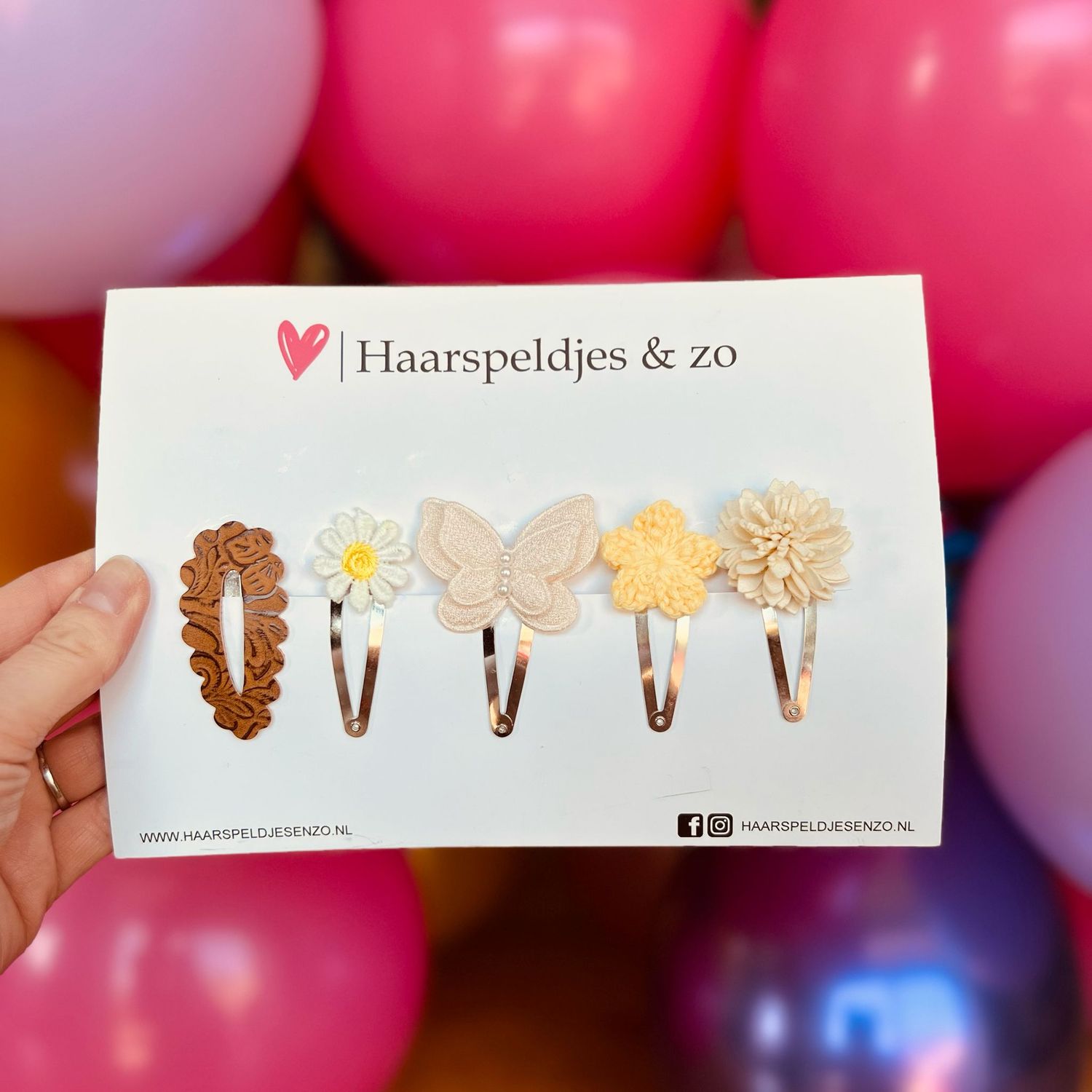 Try-out mix - mix van verschillende speldjes - bloemetjes - 5 cm speldjes - beige/geel