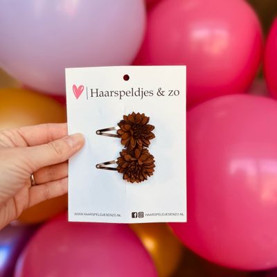 Haarspeldje Leather flower - leren bloemetjes - 4 cm speldjes - bruin