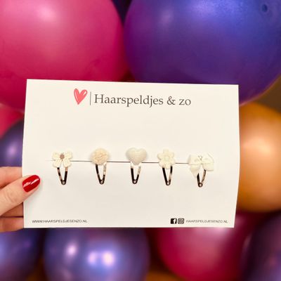 Try-out mix - mix van verschillende speldjes - bloemetjes - 3 cm speldjes - kerst - feestdagen - glimmers - glitters - beige