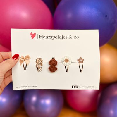 Try-out mix - mix van verschillende speldjes - bloemetjes - 3 cm speldjes - kerst - feestdagen - glimmers - glitters - khaki/bruin