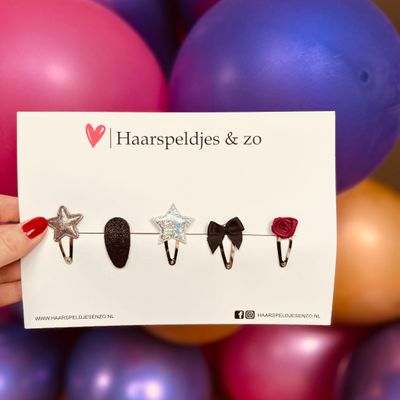 Try-out mix - mix van verschillende speldjes - bloemetjes - 3 cm speldjes - kerst - feestdagen - glimmers - glitters - zwart/rood