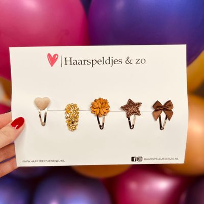 Try-out mix - mix van verschillende speldjes - bloemetjes - 3 cm speldjes - kerst - feestdagen - glimmers - glitters - beige/bruin