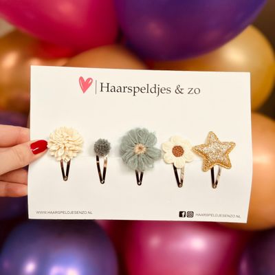 Try-out mix - mix van verschillende speldjes - bloemetjes - 4 cm speldjes - kerst - feestdagen - glitters - glimmend - beige/groen