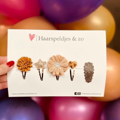 Try-out mix - mix van verschillende speldjes - bloemetjes - 4 cm speldjes - kerst - feestdagen - glitters - glimmend - khaki/bruin