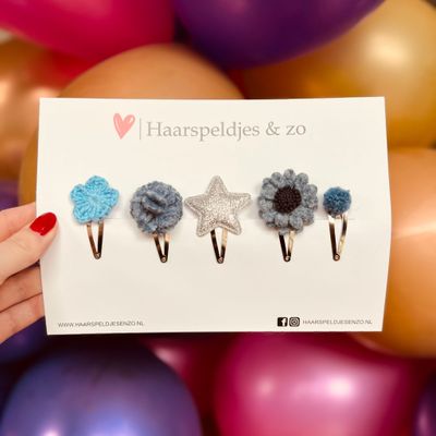 Try-out mix - mix van verschillende speldjes - bloemetjes - 4 cm speldjes - kerst - feestdagen - glitters - glimmend - blauw