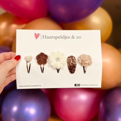 Try-out mix - mix van verschillende speldjes - bloemetjes - 4 cm speldjes - kerst - feestdagen - glitters - glimmend - beige/bruin