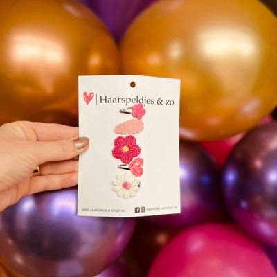 Baby haarspeldjes - mini - 2cm groot - voor de eerste lokjes haar - imitatieleer - bloemetjes - hartjes - sterretjes - kerst - feestdagen - glitters - roze Baby haarspeldjes - mini - 2cm groot - voor de eerste lokjes haar - imitatieleer - bloemetjes - hartjes - sterretjes - kerst - feestdagen - glitters - roze