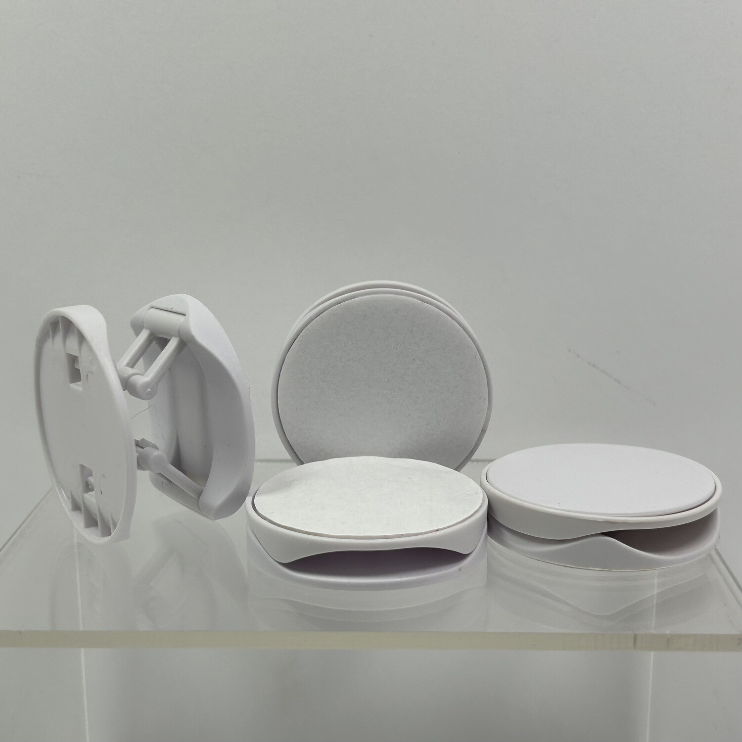 Pop sockets en negro o blanco con adhesivo