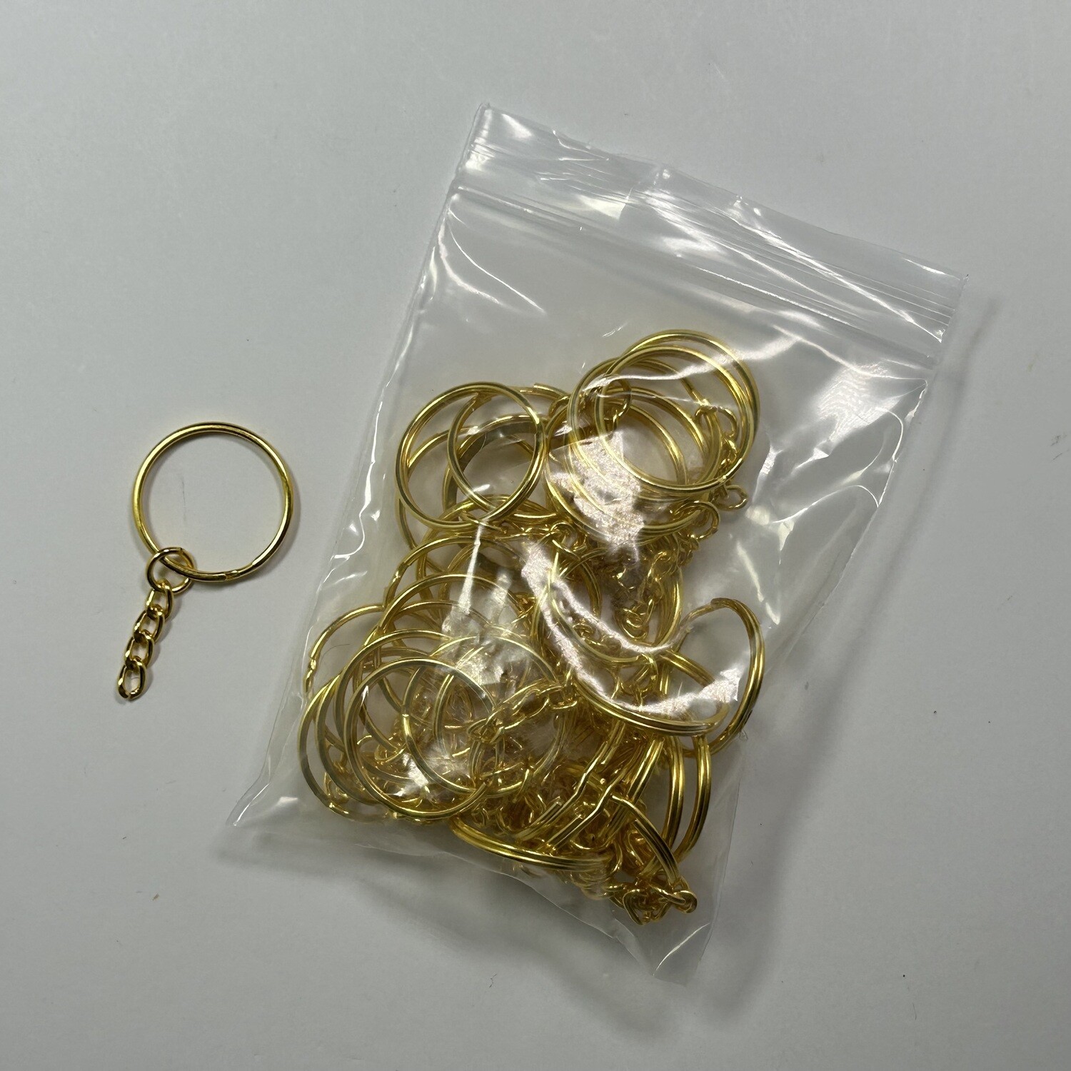 Argollas para llaveros en plateado o dorado 10 en cada paquete.