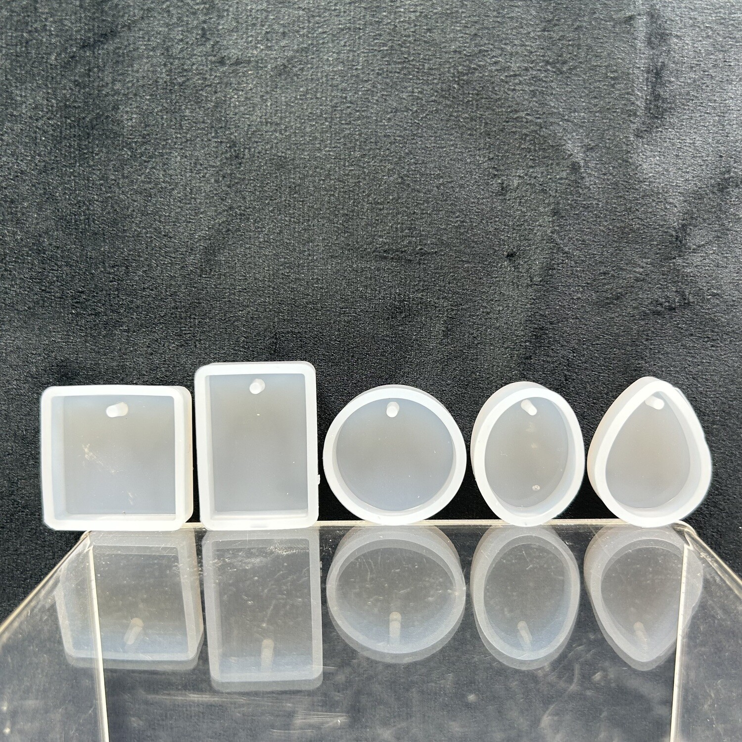Set de 5 moldes de silicon paga dijes y llaveros formas  geométricas