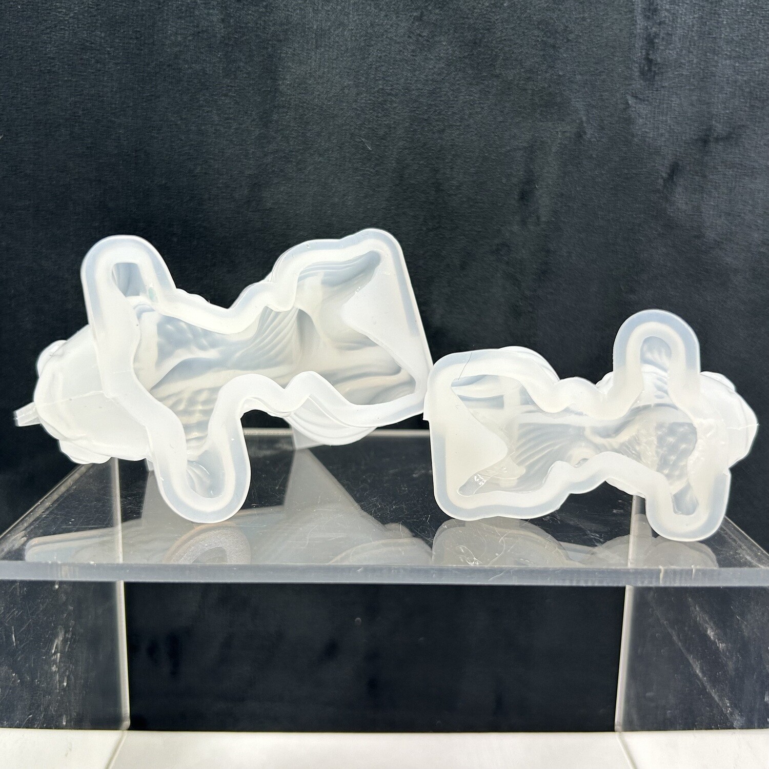 Set de 2 moldes de pez  koi medidas 7 cm y 5 cm