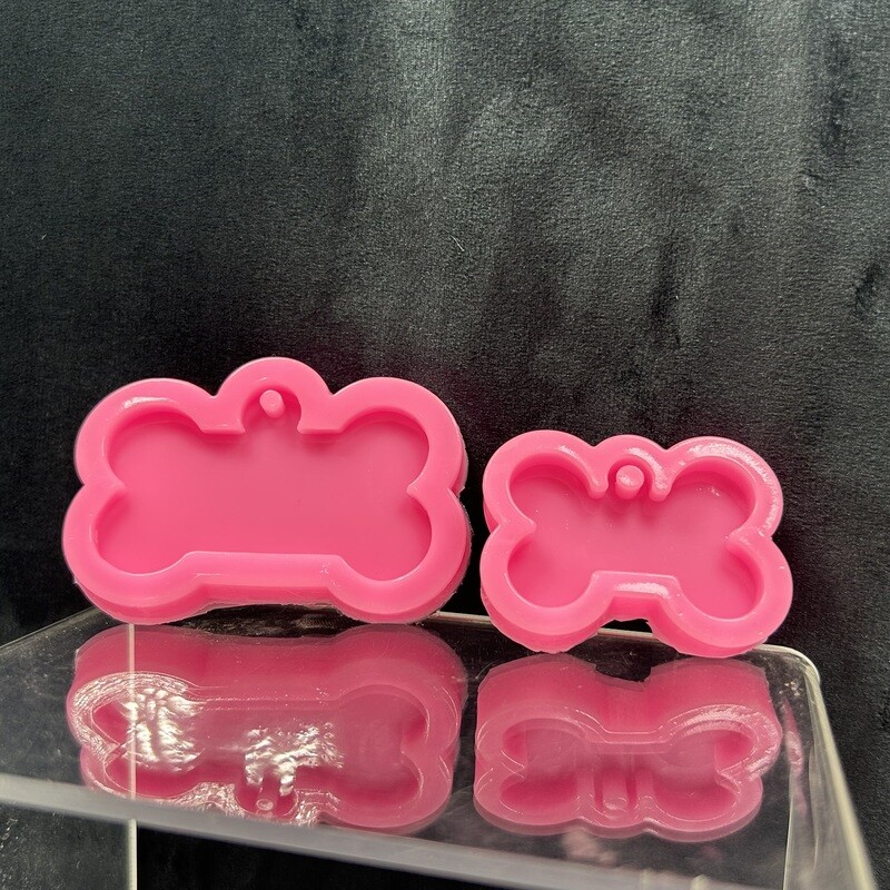 Set de 2 moldes de plaquitas de huesitos medidas 5cm y 3cm.