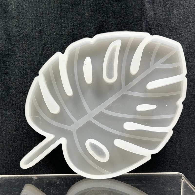 Moldes de porta vaso de 10 cm de diámetro aproximadamente de hojas.