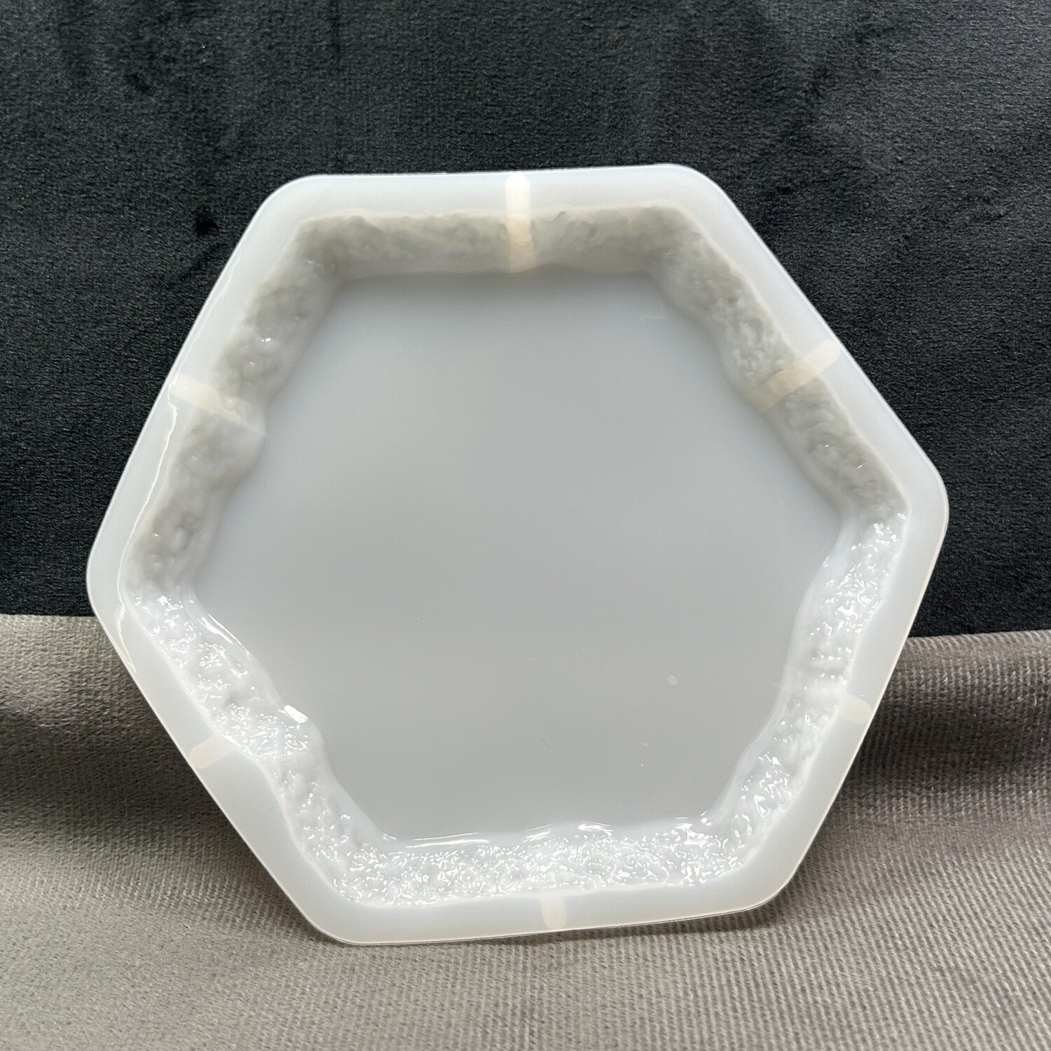 Molde de silicona para porta vaso hexagonal con bordes irregulares