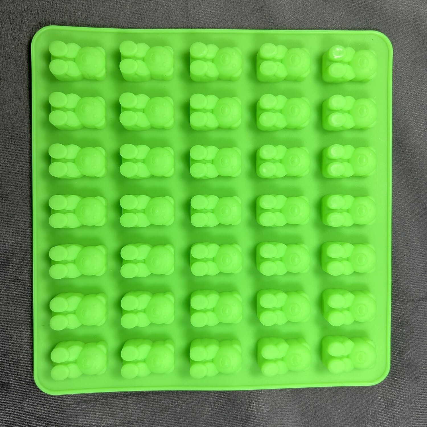 Molde de silicona para gummy bears de 1 pulgada de largo cada uno
