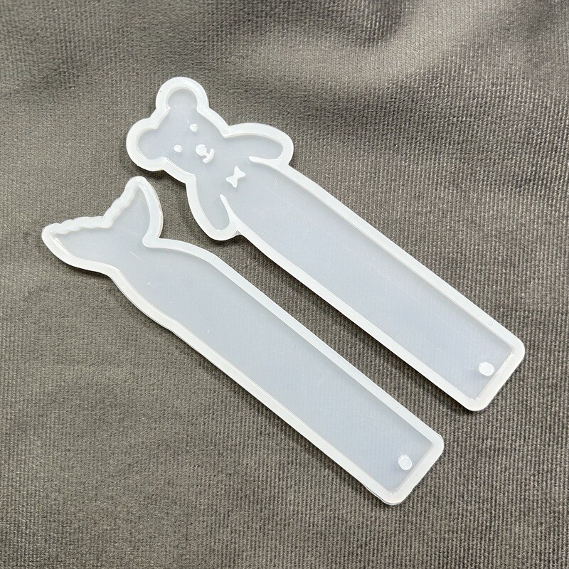 Set de 2 separadores con decoración. 14 cm.