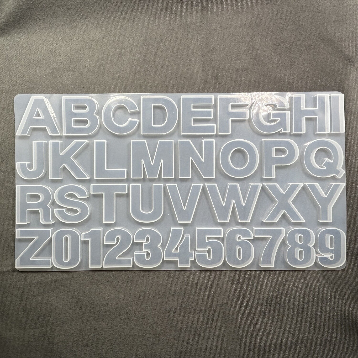 Molde de silicona letras y números de 4 cm de largo.