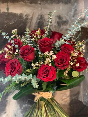 Roses et eucalyptus