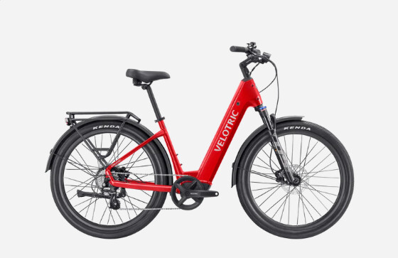 750w Discover 2, Size: Regular, Colour: Cherry Crimson