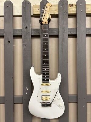 Charvel CX290 1990's Japan White Electric W/HSC (Used)