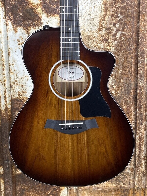 Taylor 222ce-K DLX Grand Auditorium Layered Hawaiian Koa Acoustic-Electric