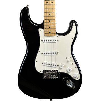 Fender Standard Stratocaster MIM Maple Fingerboard, Black 2008 (Used)