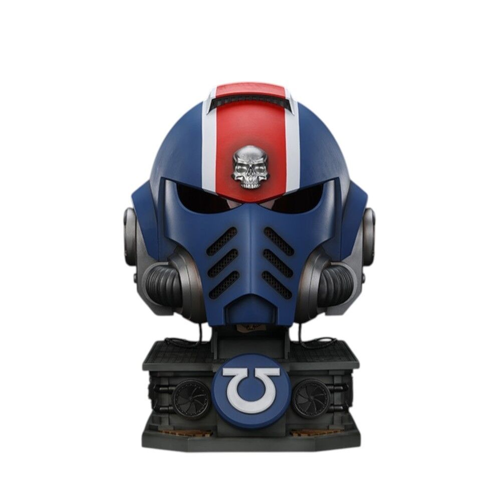 Warhammer Collectibles: 1/1 Scale Uitramarines Lieutenant Titus' MKX Helmet Warhammer Collectibles: 1/1 Scale Uitramarines Lieutenant Titus' MKX Helmet