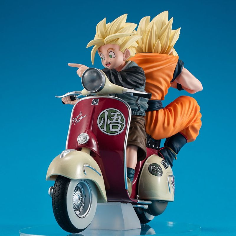 DESKTOP REAL McCOY EX Dragon Ball Z Super Saiyan Son Goku &amp; Super Saiyan Son Gohan &amp; Mortorbike