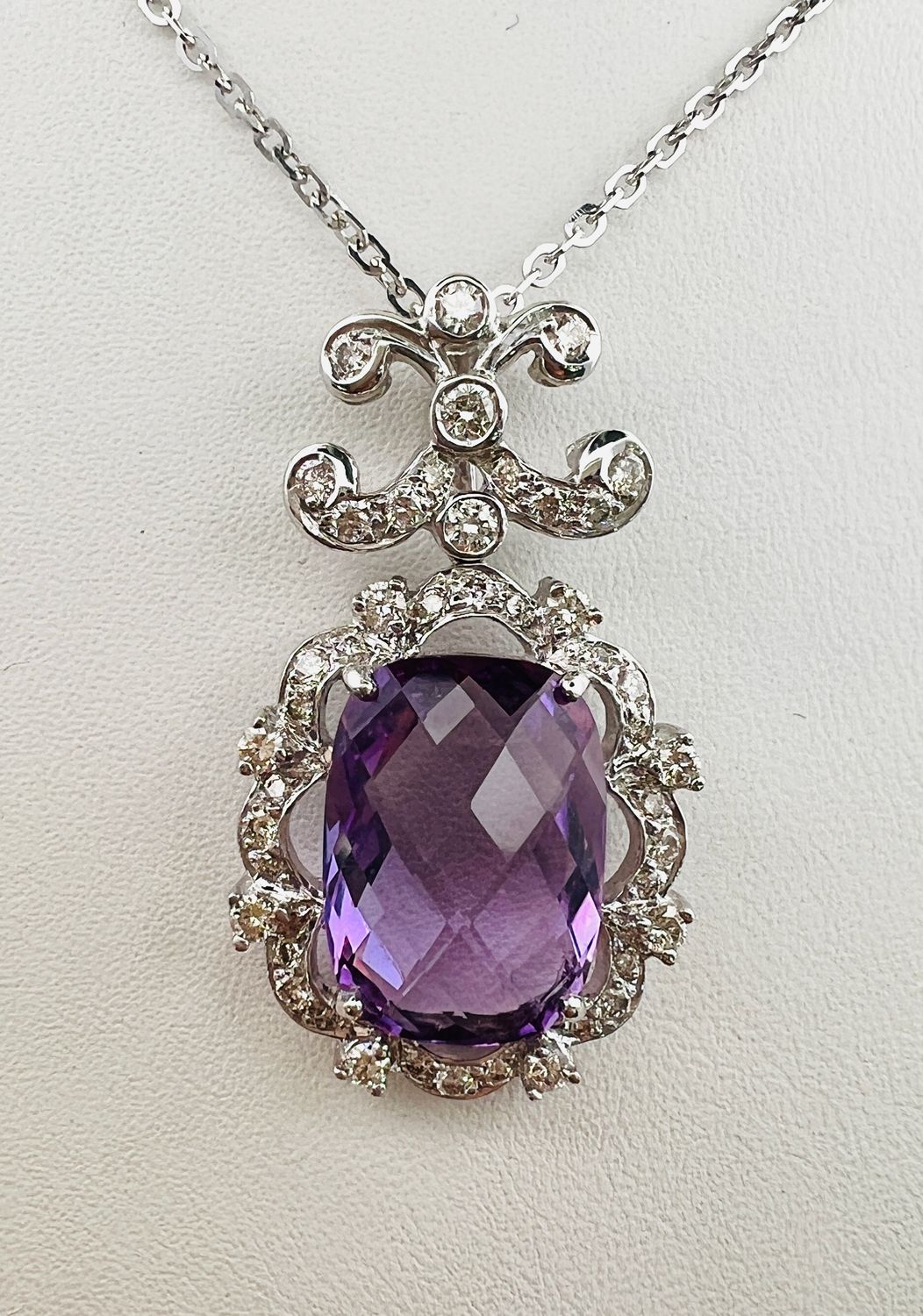 18kw Amethyst & Diamond Vintage Style Pendant