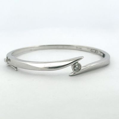 14k White Gold Viken OEC 1/2ct SI1 IJ Bezel Set Bypass Bangle