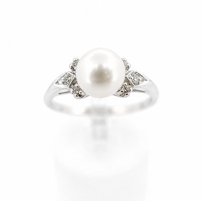 14kw Vintage Inspired Pearl and Single Cut Diamond Ring