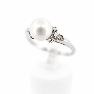 14kw Vintage Inspired Pearl and Single Cut Diamond Ring