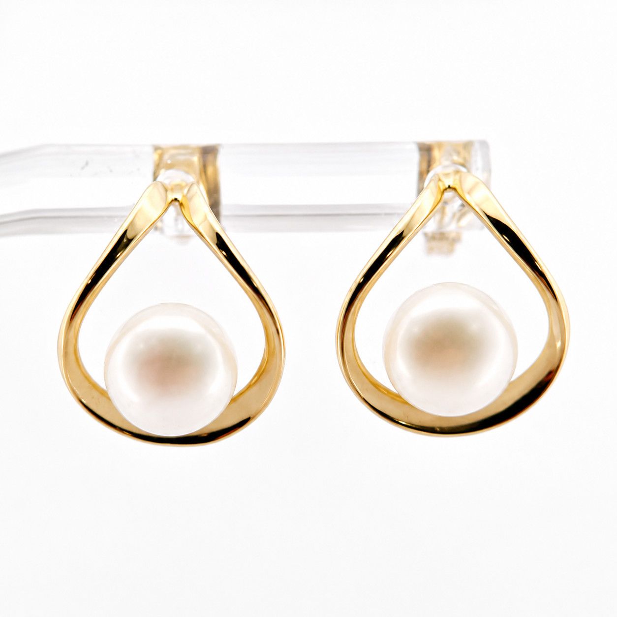 14ky 8.5mm White Button Pearl Loop Stud Earrings 14ky 8.5mm White Button Pearl Loop Stud Earrings