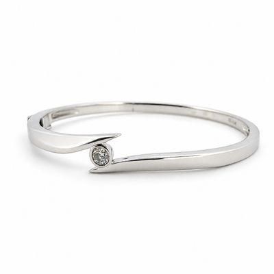 14k White Gold Viken OEC 1/2ct SI1 IJ Bezel Set Bypass Bangle