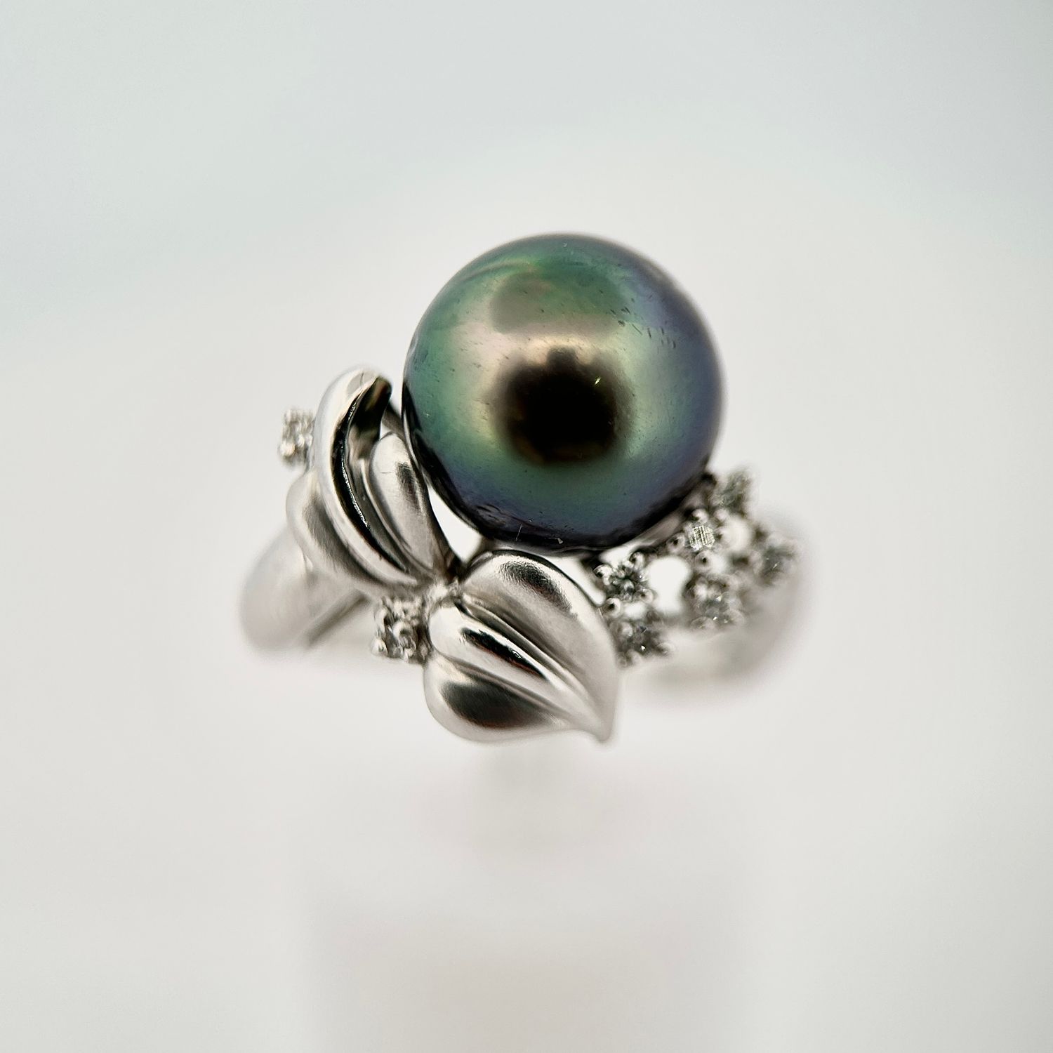 18kw Tahitian Peacock Black Pearl and Diamond Leaf Design Ring