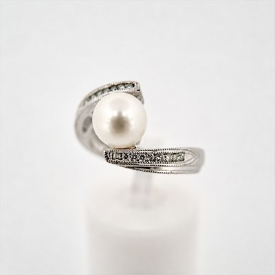 10kw Pearl and 1/7ctw Diamond Bypass Ring