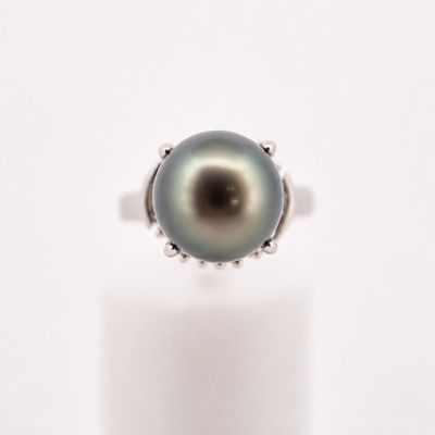 Platinum Gray Tahitian Pearl 0.23 ctw Diamond Halo Ring
