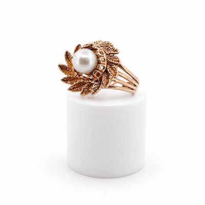 10ky Carved Feather Halo Pearl Ring