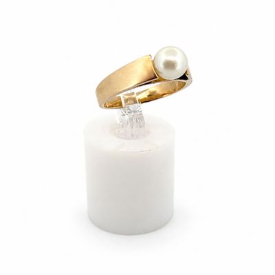 14ky Cathedral Pearl Solitaire Ring