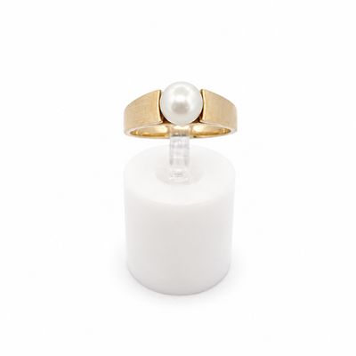 14ky Cathedral Pearl Solitaire Ring