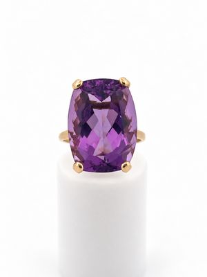 14ky Antique Cushion Cut Amethyst Ring