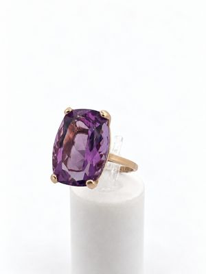 14ky Antique Cushion Cut Amethyst Ring