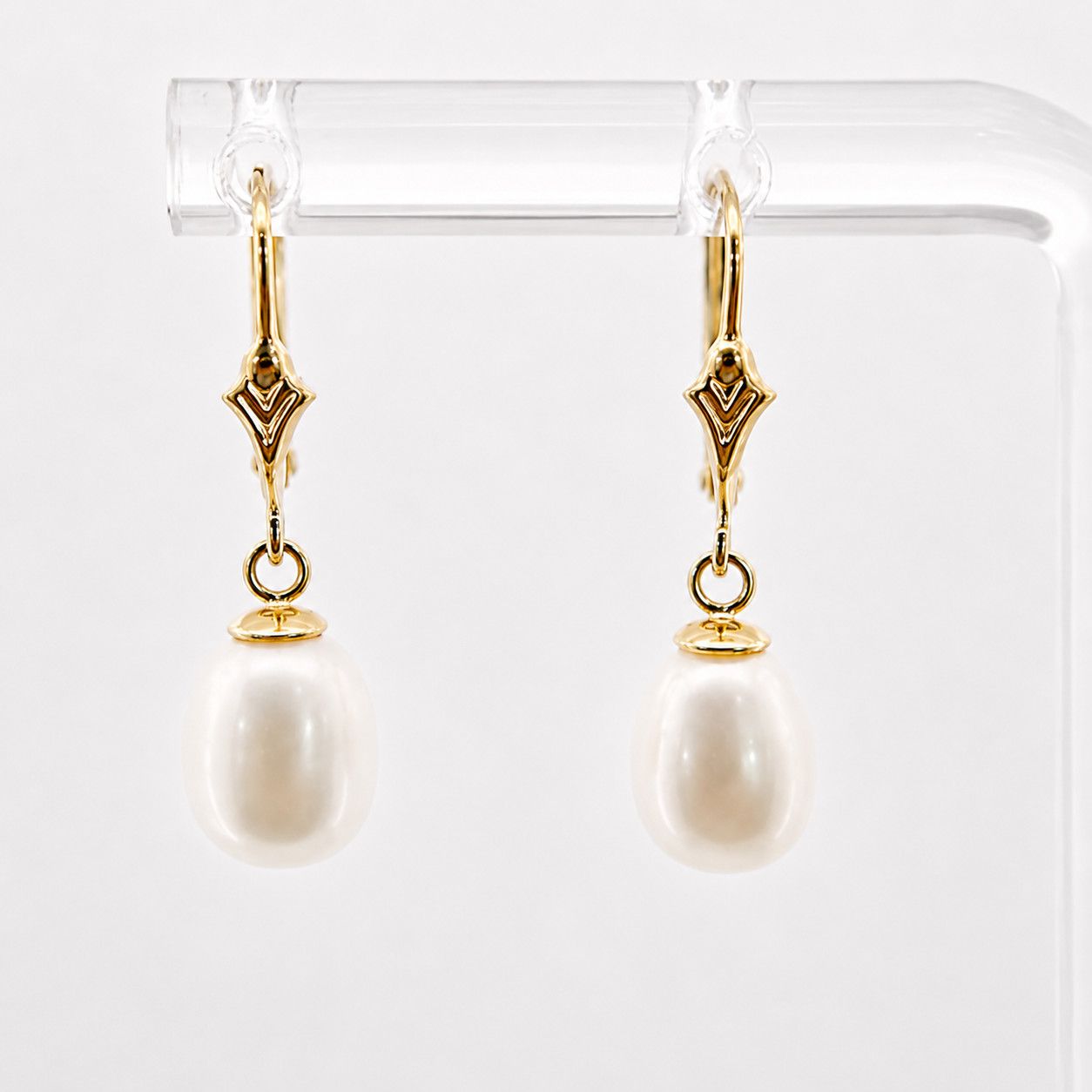 14ky Drop Pearl Leverback Earrings 14ky Drop Pearl Leverback Earrings