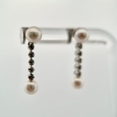 14kw Diamond and Pearl Drop Down Earrings